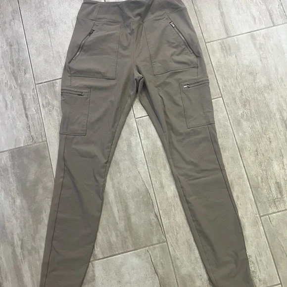 Athleta Women's Tan Headland Hybrid Cargo Pants - Picture 2 of 6